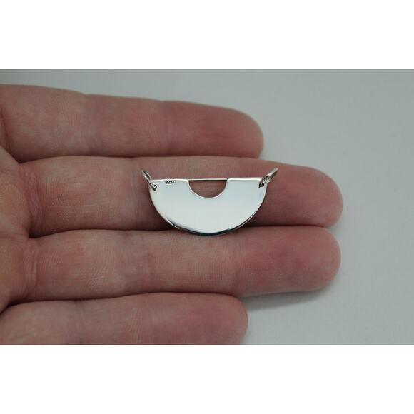 Sterling Silver Scallop with Granulation and Wire Charm - Picture 2 of 4